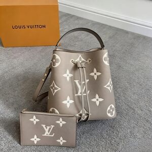 Louis Vuitton CarryAll MM